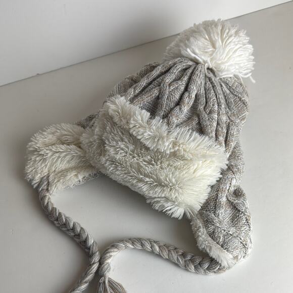 Muk Luks Hat - Picture 1 of 4